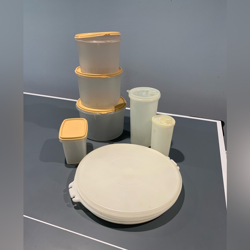 Vintage Tupperware Lot - Picture 2 of 8